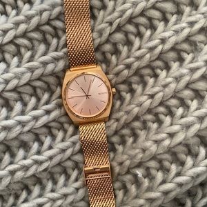 Nixon Watch - The Time Teller